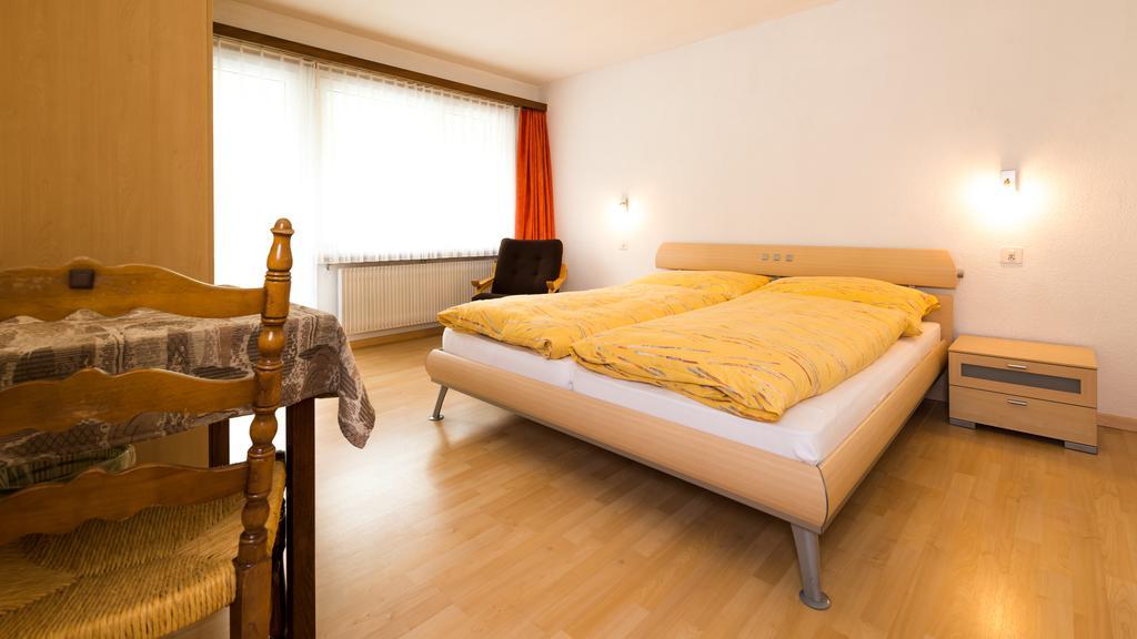 Apartments Atlas Saas-Grund Pokoj fotografie